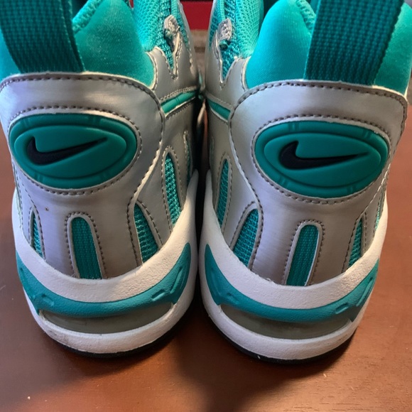 Nike - Picture 3 of 3